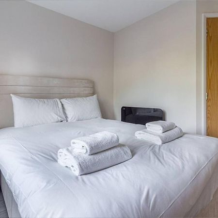Lovely 2Bed Apt In Redditch, Free Wi-Fi & Parking מראה חיצוני תמונה