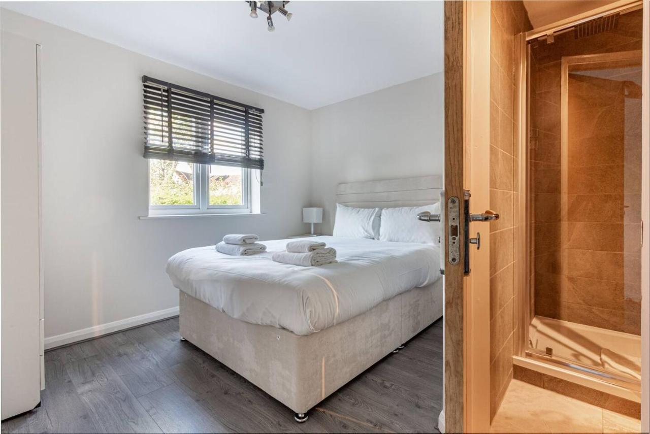 Lovely 2Bed Apt In Redditch, Free Wi-Fi & Parking מראה חיצוני תמונה